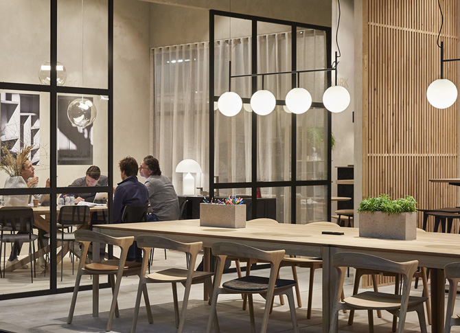 Work! © Anne-Emmanuelle Thion