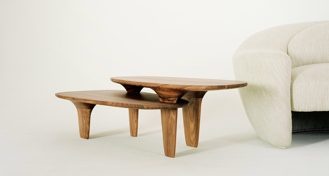 Talents & Awards - Raphael Navot - Designer of the Year Jan. 2023 - 3The Low Overlap Table_The Palm Sofa_Bukhara Plain Biancore ©Simon Bossi