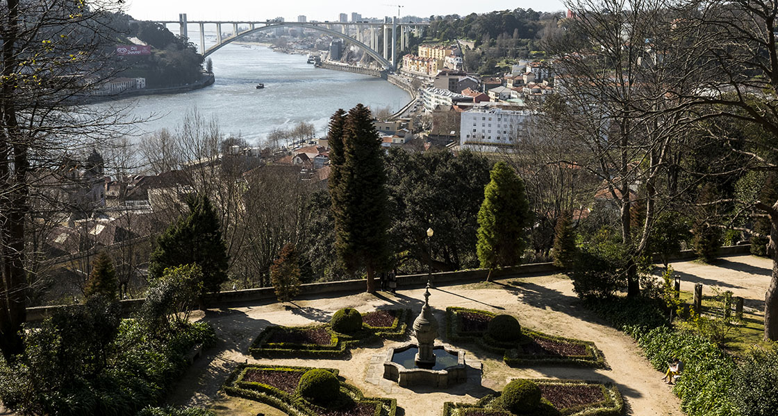 Park and Jardim do Morro on the other side of Eiffel’s Dom Luis bridge